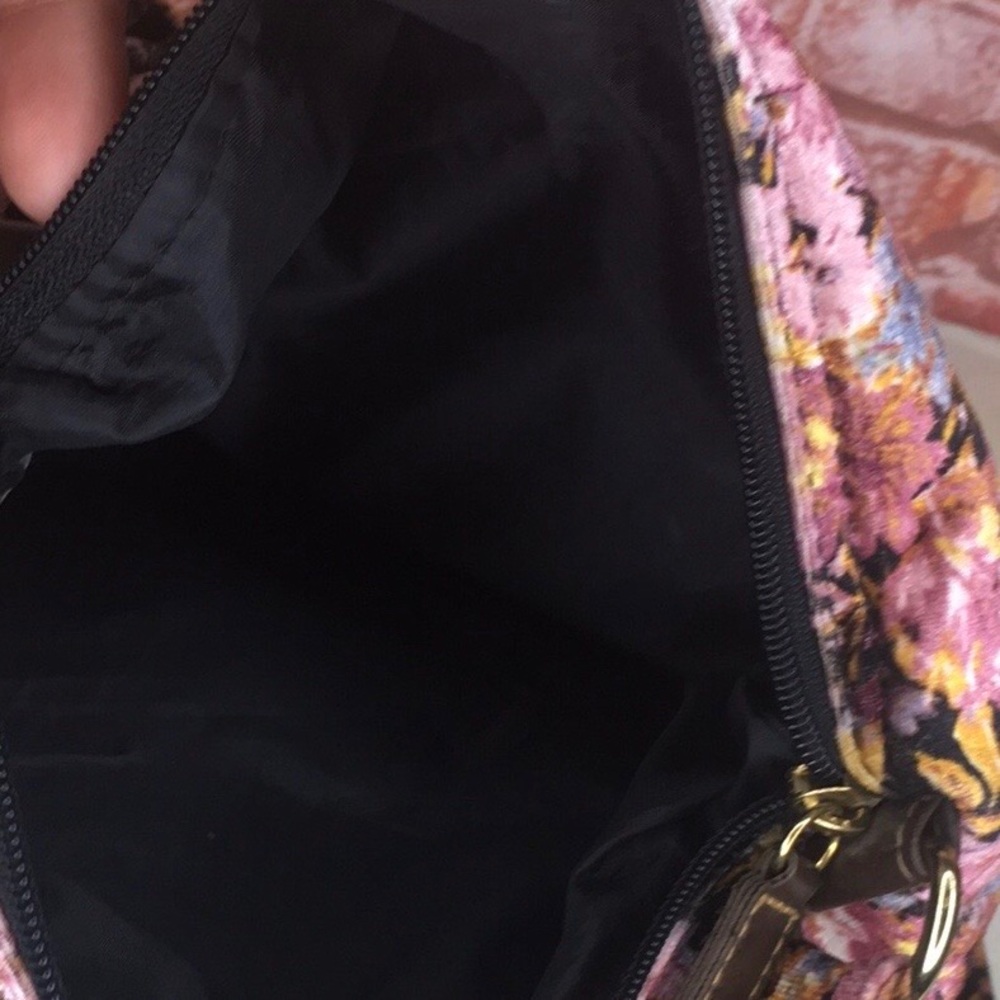 Soft Pink Velvet Floral Print Crossbody Bag - Picture 9 of 9